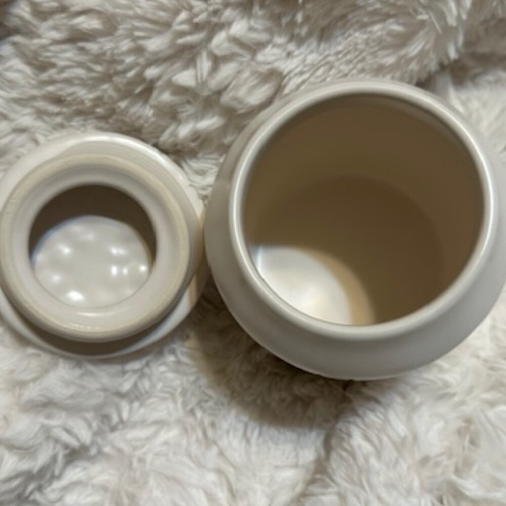 Rae Dunn Bee Jar with Lid NEW NEVER USED - Picture 3 of 5